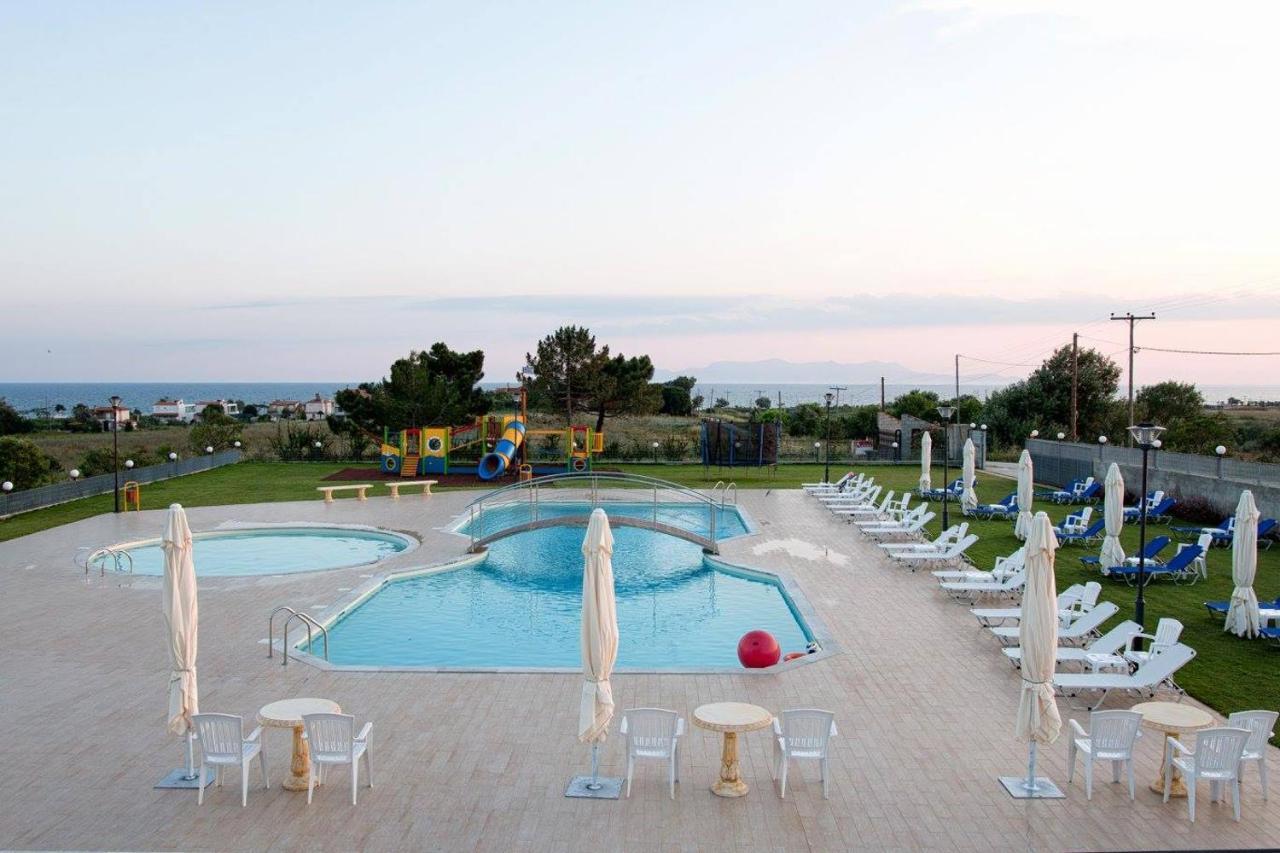 Vosporos Hotel Komotini Bagian luar foto