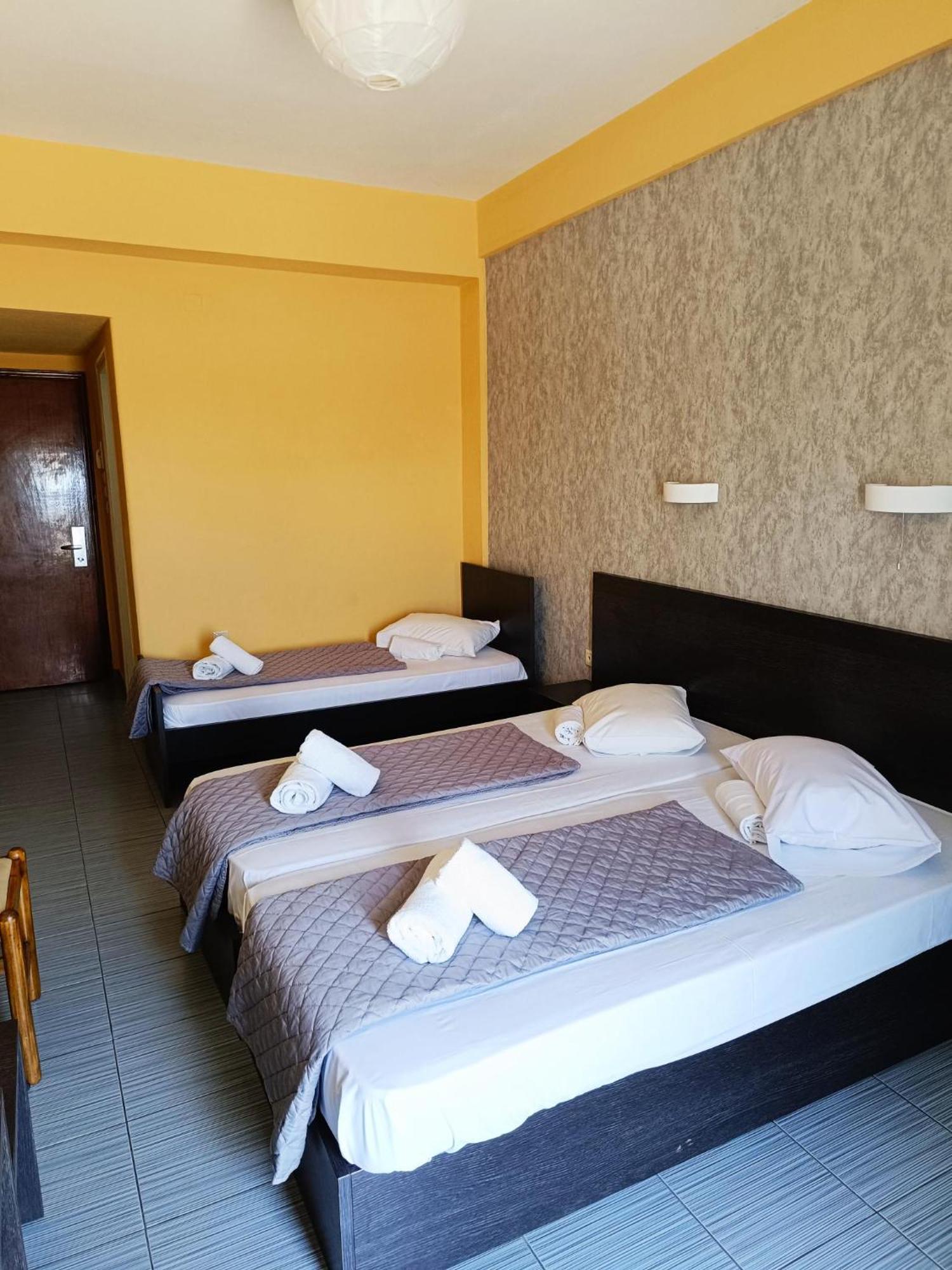 Vosporos Hotel Komotini Bagian luar foto