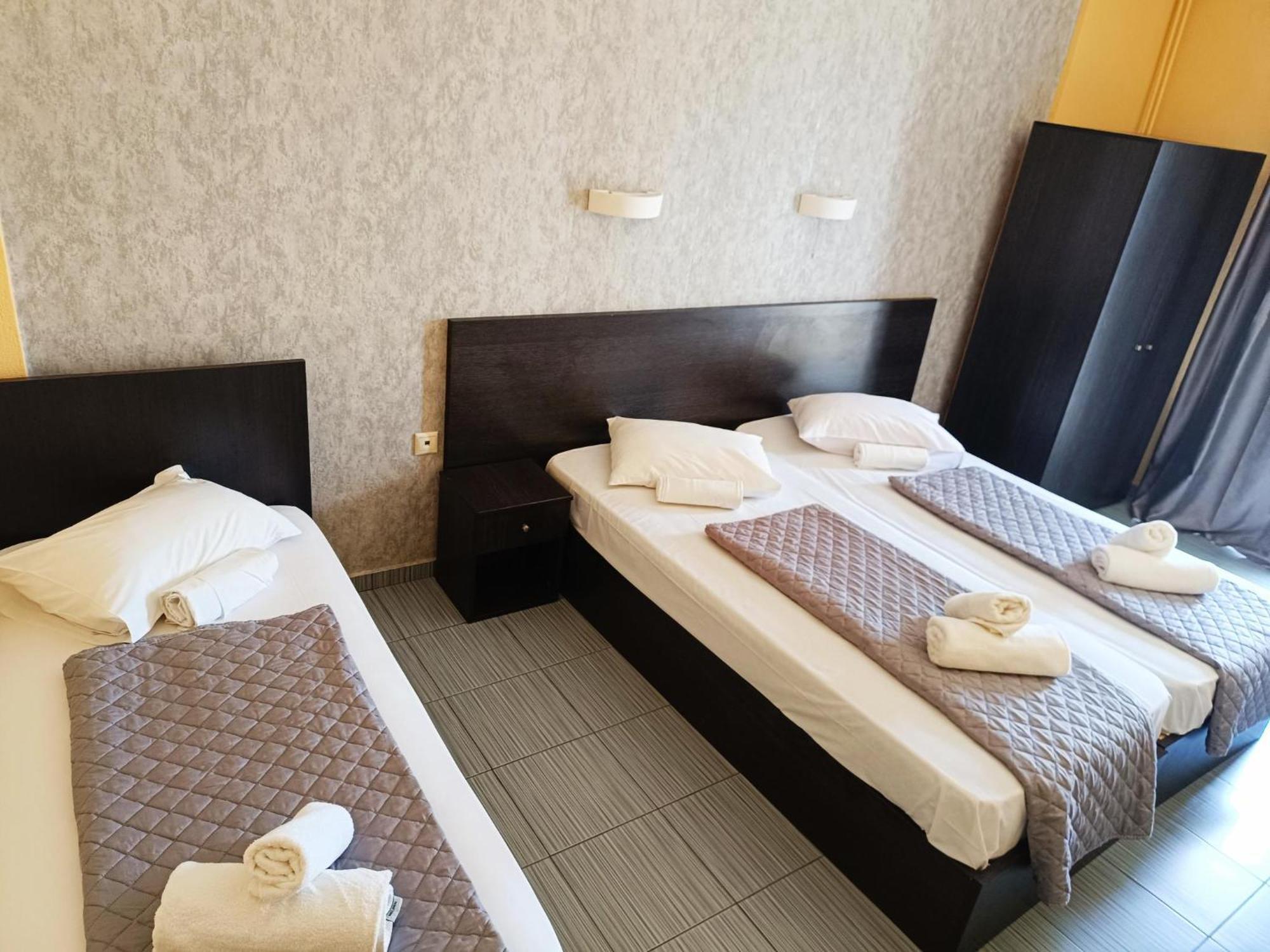 Vosporos Hotel Komotini Bagian luar foto